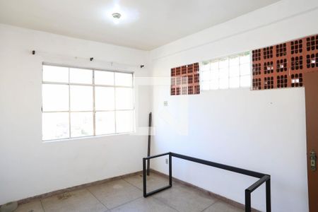 Quarto de kitnet/studio para alugar com 2 quartos, 30m² em Floresta, Belo Horizonte