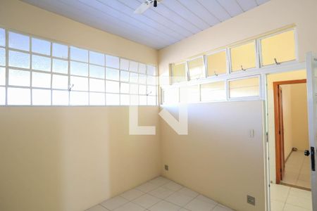 Quarto 1 de kitnet/studio para alugar com 3 quartos, 50m² em Floresta, Belo Horizonte