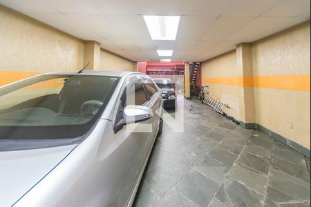 Casa à venda com 278m², 4 quartos e 3 vagas Casa à venda com 278m², 4 quartos e 3 vagasGaragem