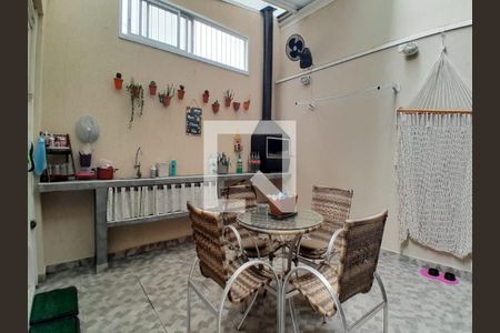Casa à venda com 138m², 3 quartos e 3 vagas