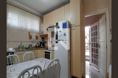 Casa à venda com 138m², 3 quartos e 3 vagas