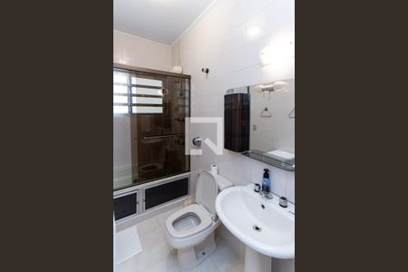 Casa à venda com 172m², 3 quartos e 2 vagas Casa à venda com 172m², 3 quartos e 2 vagasBanheiro