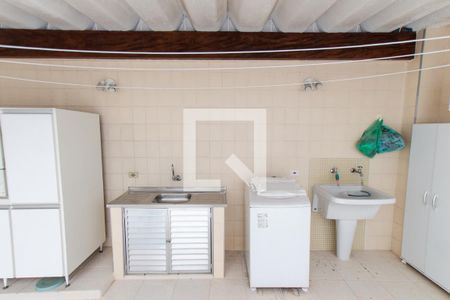 Casa à venda com 172m², 3 quartos e 2 vagas Casa à venda com 172m², 3 quartos e 2 vagasQuintal