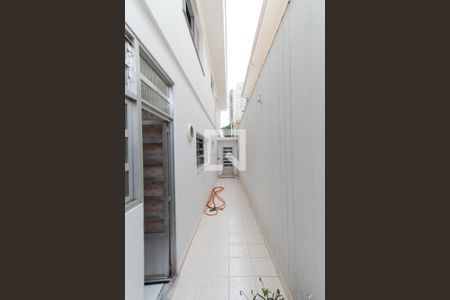 Casa à venda com 172m², 3 quartos e 2 vagas Casa à venda com 172m², 3 quartos e 2 vagasCorredor