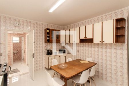 Casa à venda com 172m², 3 quartos e 2 vagas Casa à venda com 172m², 3 quartos e 2 vagasCozinha