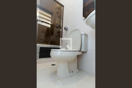 Casa à venda com 172m², 3 quartos e 2 vagas Casa à venda com 172m², 3 quartos e 2 vagasBanheiro