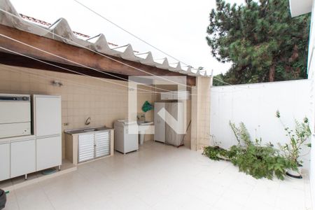 Casa à venda com 172m², 3 quartos e 2 vagas Casa à venda com 172m², 3 quartos e 2 vagasQuintal