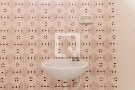 Casa à venda com 172m², 3 quartos e 2 vagas Casa à venda com 172m², 3 quartos e 2 vagasBanheiro de Serviço