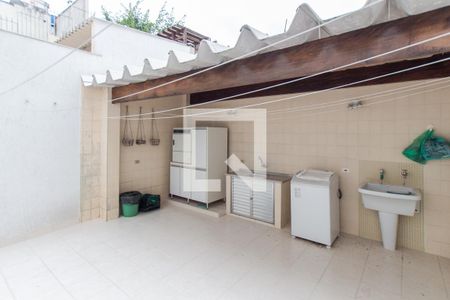 Casa à venda com 172m², 3 quartos e 2 vagas Casa à venda com 172m², 3 quartos e 2 vagasQuintal