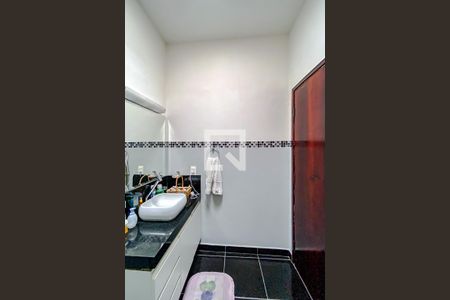 Casa à venda com 200m², 3 quartos e 1 vagaBanheiro