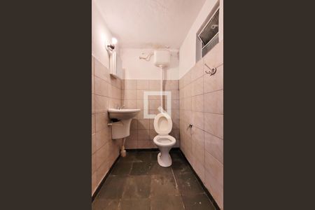 Casa à venda com 195m², 3 quartos e 4 vagasBanheiro