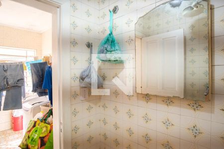 Casa à venda com 500m², 3 quartos e sem vaga Casa à venda com 500m², 3 quartos e sem vagaBanheiro de serviço