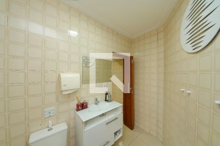 Casa à venda com 200m², 2 quartos e 2 vagas Casa à venda com 200m², 2 quartos e 2 vagasBanheiro de serviço