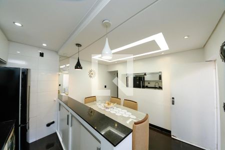 Casa à venda com 200m², 2 quartos e 2 vagas Casa à venda com 200m², 2 quartos e 2 vagasCozinha