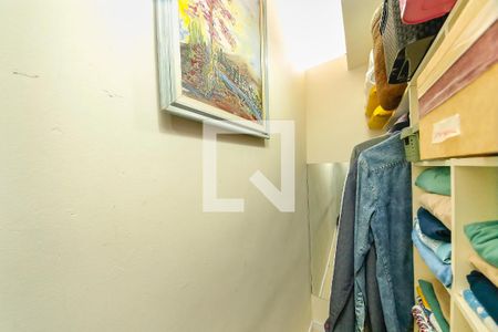 Casa à venda com 200m², 2 quartos e 2 vagas Casa à venda com 200m², 2 quartos e 2 vagasCloset Quarto 2