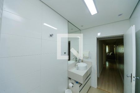 Casa à venda com 200m², 2 quartos e 2 vagas Casa à venda com 200m², 2 quartos e 2 vagasBanheiro