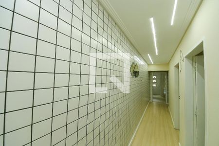 Casa à venda com 200m², 2 quartos e 2 vagas Casa à venda com 200m², 2 quartos e 2 vagasCorredor