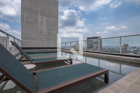 Studio à venda com 27m², 1 quarto e sem vaga Studio à venda com 27m², 1 quarto e sem vagaPiscina