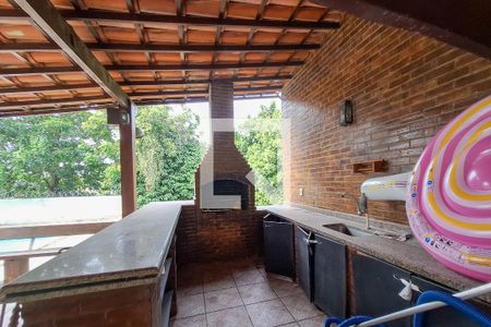Casa de condomínio à venda com 470m², 5 quartos e 3 vagas Casa de condomínio à venda com 470m², 5 quartos e 3 vagasÁrea Externa