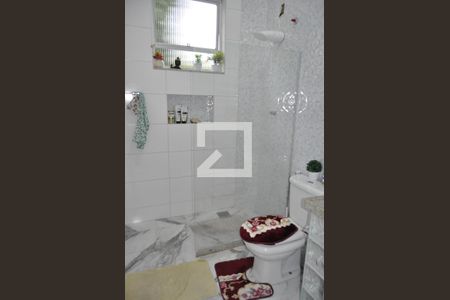 Casa à venda com 100m², 3 quartos e 10 vagasBanheiro 2