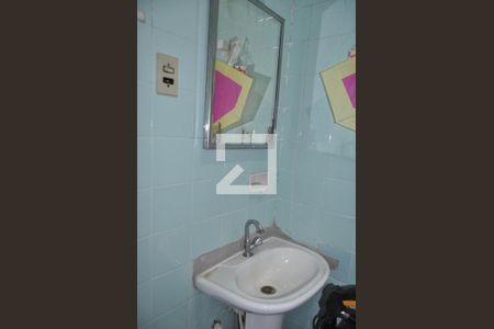 Casa à venda com 100m², 3 quartos e 10 vagasLavabo