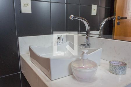 Casa à venda com 350m², 3 quartos e 5 vagasBanheiro da Suite 2