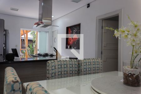 Casa à venda com 350m², 3 quartos e 5 vagasCopa