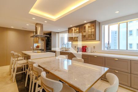 Apartamento para alugar com 180m², 2 quartos e 3 vagas Apartamento para alugar com 180m², 2 quartos e 3 vagasCozinha