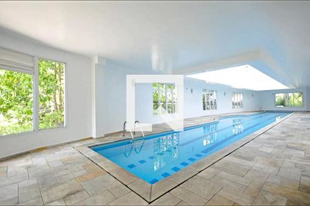 Apartamento para alugar com 180m², 2 quartos e 3 vagas Apartamento para alugar com 180m², 2 quartos e 3 vagasÁrea comum - Piscina