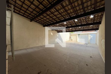 Casa à venda com 336m², 3 quartos e 2 vagas Casa à venda com 336m², 3 quartos e 2 vagasGaragem