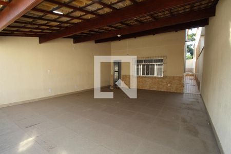 Casa à venda com 336m², 3 quartos e 2 vagasGaragem