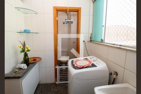 Apartamento à venda com 115m², 4 quartos e 3 vagas Apartamento à venda com 115m², 4 quartos e 3 vagasÁrea de serviço