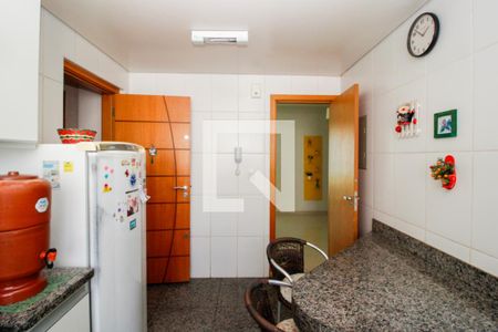 Apartamento à venda com 115m², 4 quartos e 3 vagas Apartamento à venda com 115m², 4 quartos e 3 vagasCozinha