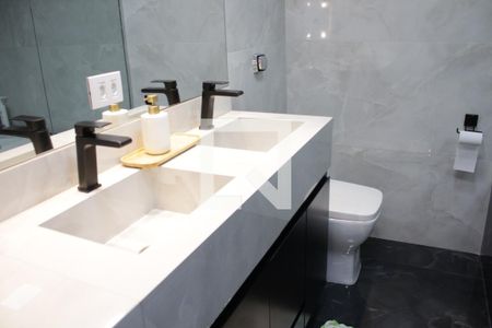 Apartamento à venda com 168m², 4 quartos e 3 vagasBanheiro da Suíte 1