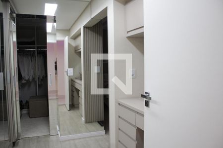 Apartamento à venda com 168m², 4 quartos e 3 vagasCloset da suíte 1