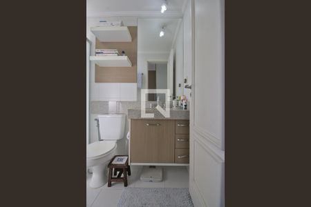 Apartamento para alugar com 246m², 2 quartos e 3 vagas Apartamento para alugar com 246m², 2 quartos e 3 vagasBanheiro da Suíte 1 Senhor