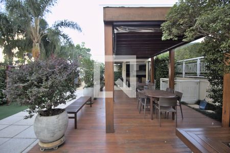 Apartamento para alugar com 246m², 2 quartos e 3 vagas Apartamento para alugar com 246m², 2 quartos e 3 vagasÁrea comum - Churrasqueira