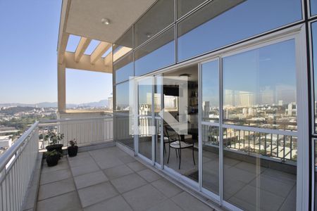 Apartamento para alugar com 246m², 2 quartos e 3 vagas Apartamento para alugar com 246m², 2 quartos e 3 vagasTerraço