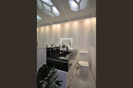 Apartamento para alugar com 246m², 2 quartos e 3 vagas Apartamento para alugar com 246m², 2 quartos e 3 vagasLavabo