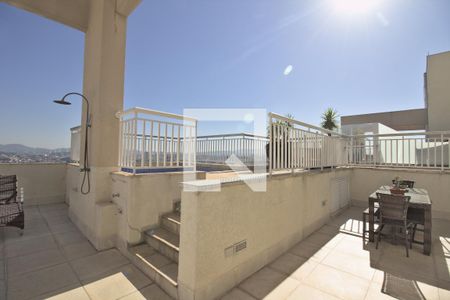 Apartamento para alugar com 246m², 2 quartos e 3 vagas Apartamento para alugar com 246m², 2 quartos e 3 vagasTerraço