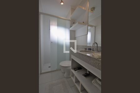 Apartamento para alugar com 246m², 2 quartos e 3 vagas Apartamento para alugar com 246m², 2 quartos e 3 vagasBanheiro da Suíte 2