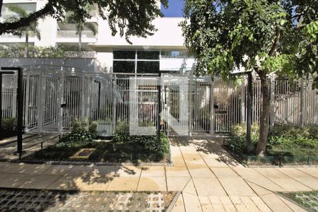 Apartamento para alugar com 246m², 2 quartos e 3 vagas Apartamento para alugar com 246m², 2 quartos e 3 vagasFachada