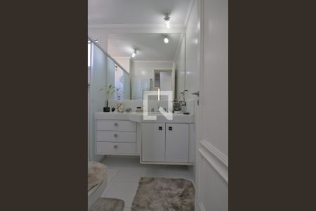 Apartamento para alugar com 246m², 2 quartos e 3 vagas Apartamento para alugar com 246m², 2 quartos e 3 vagasBanheiro da Suíte 1 Senhora