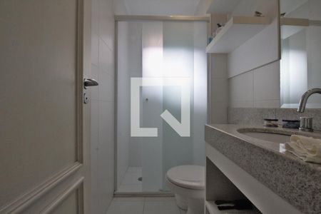 Apartamento para alugar com 246m², 2 quartos e 3 vagas Apartamento para alugar com 246m², 2 quartos e 3 vagasBanheiro da Suíte 2