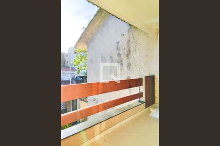 Casa à venda com 391m², 3 quartos e 4 vagas Casa à venda com 391m², 3 quartos e 4 vagasVaranda