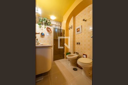 Apartamento à venda com 330m², 3 quartos e 5 vagas Apartamento à venda com 330m², 3 quartos e 5 vagasBanheiro