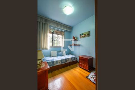 Apartamento à venda com 330m², 3 quartos e 5 vagas Apartamento à venda com 330m², 3 quartos e 5 vagasÁrea de Serviço - Quarto 1