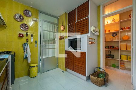 Apartamento à venda com 330m², 3 quartos e 5 vagas Apartamento à venda com 330m², 3 quartos e 5 vagasCozinha