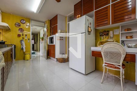 Apartamento à venda com 330m², 3 quartos e 5 vagas Apartamento à venda com 330m², 3 quartos e 5 vagasCozinha