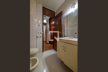 Apartamento à venda com 330m², 3 quartos e 5 vagas Apartamento à venda com 330m², 3 quartos e 5 vagasSuíte Americana - Banheiro